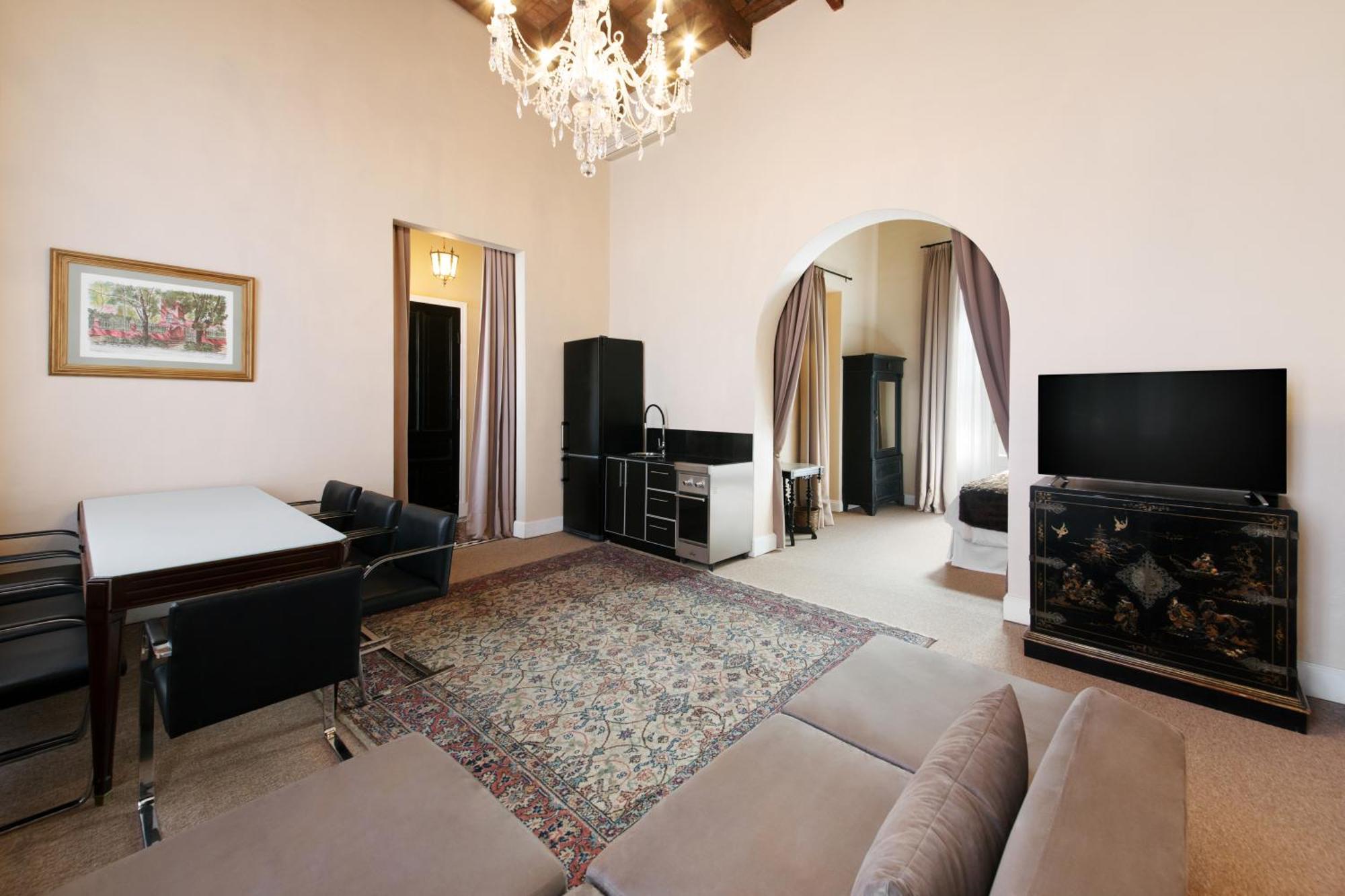 Del Casco Hotel 4*